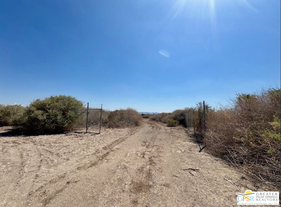 0 Noffsinger Road Niland, CA 92257 - Photo 12 of 25 a view of a dry field