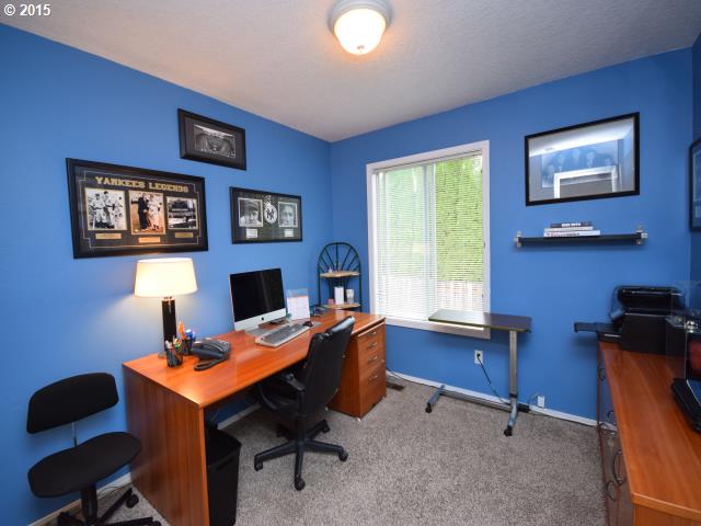 9523 Southwest 54th Avenue Portland, OR 97219 - Photo 13 of 16 Gallery Image 13