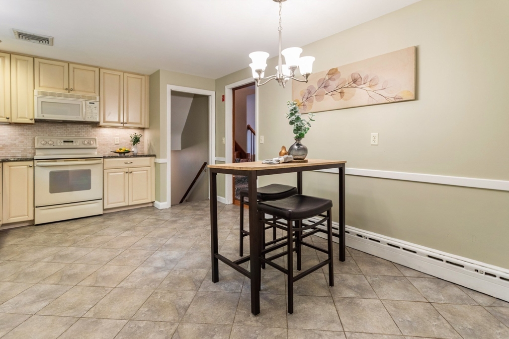 28 Cumberland Road Reading, MA 01867 - Photo 12 of 36 Gallery Image 12