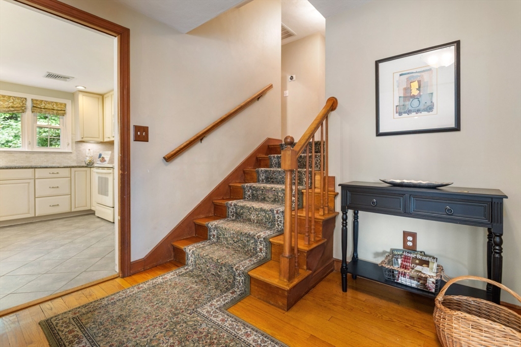 28 Cumberland Road Reading, MA 01867 - Photo 14 of 36 Gallery Image 14