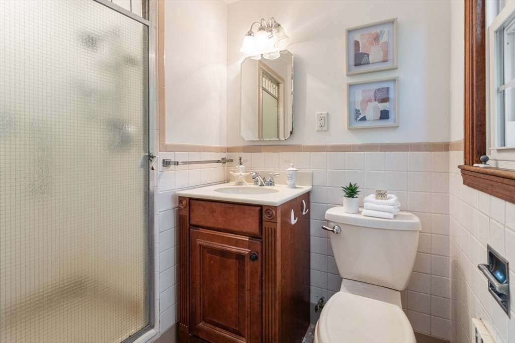 28 Cumberland Road Reading, MA 01867 - Photo 18 of 36 Gallery Image 18