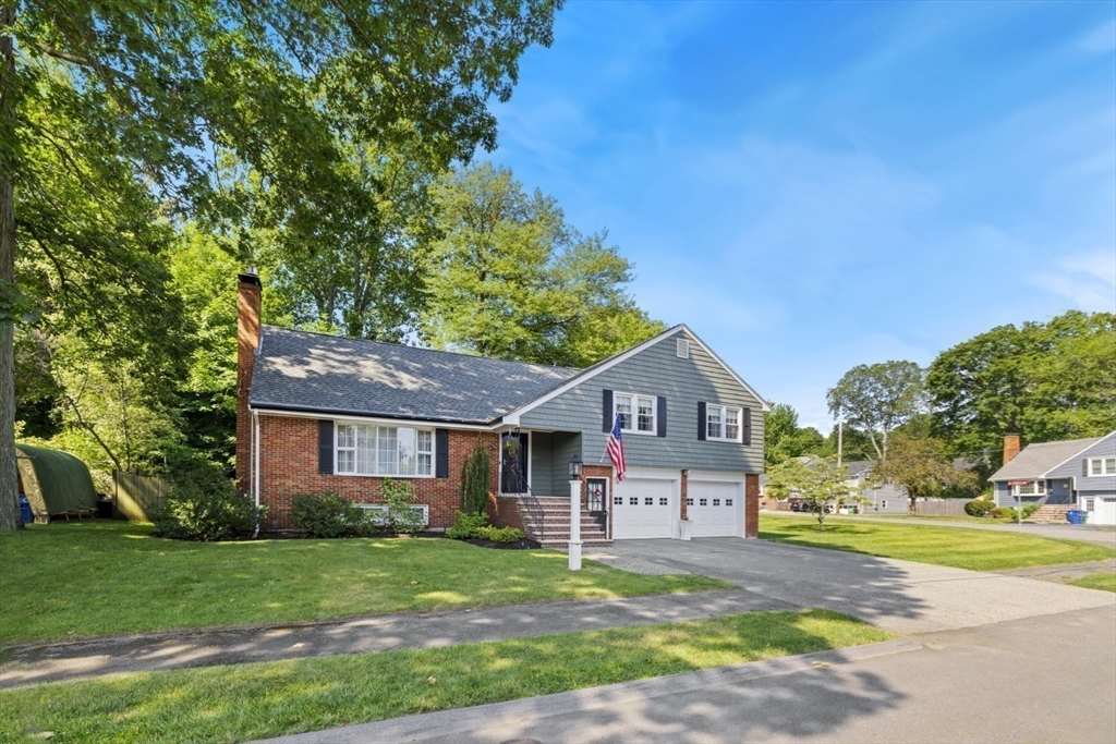 28 Cumberland Road Reading, MA 01867 - Photo 2 of 36 Gallery Image 2