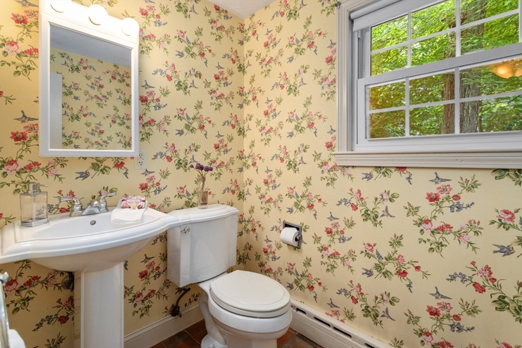28 Cumberland Road Reading, MA 01867 - Photo 27 of 36 Gallery Image 27