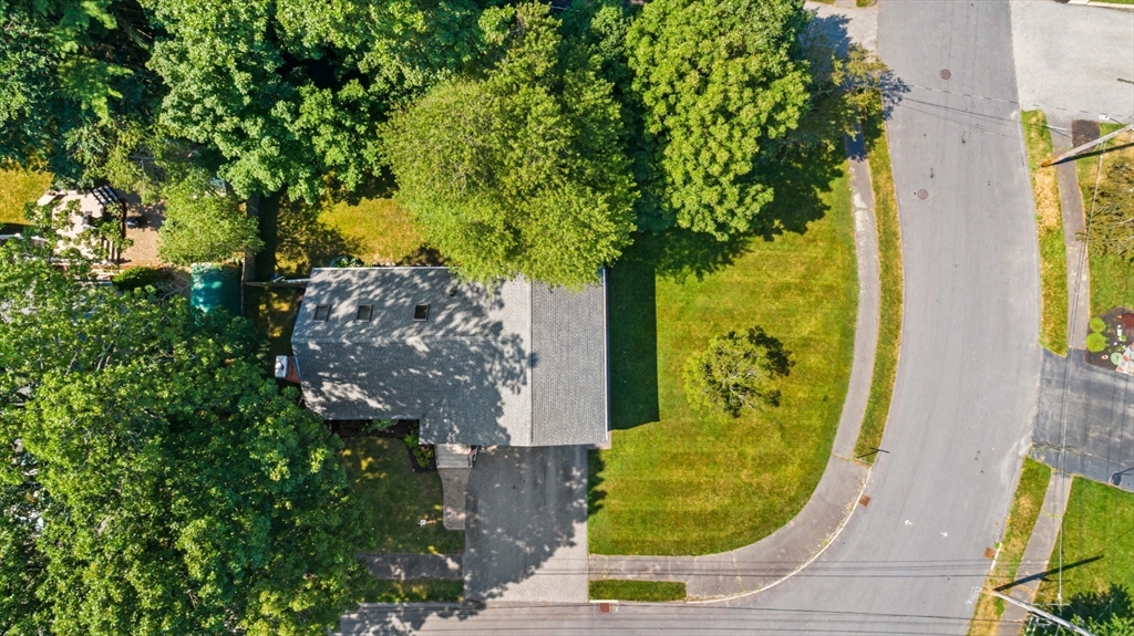 28 Cumberland Road Reading, MA 01867 - Photo 33 of 36 Gallery Image 33
