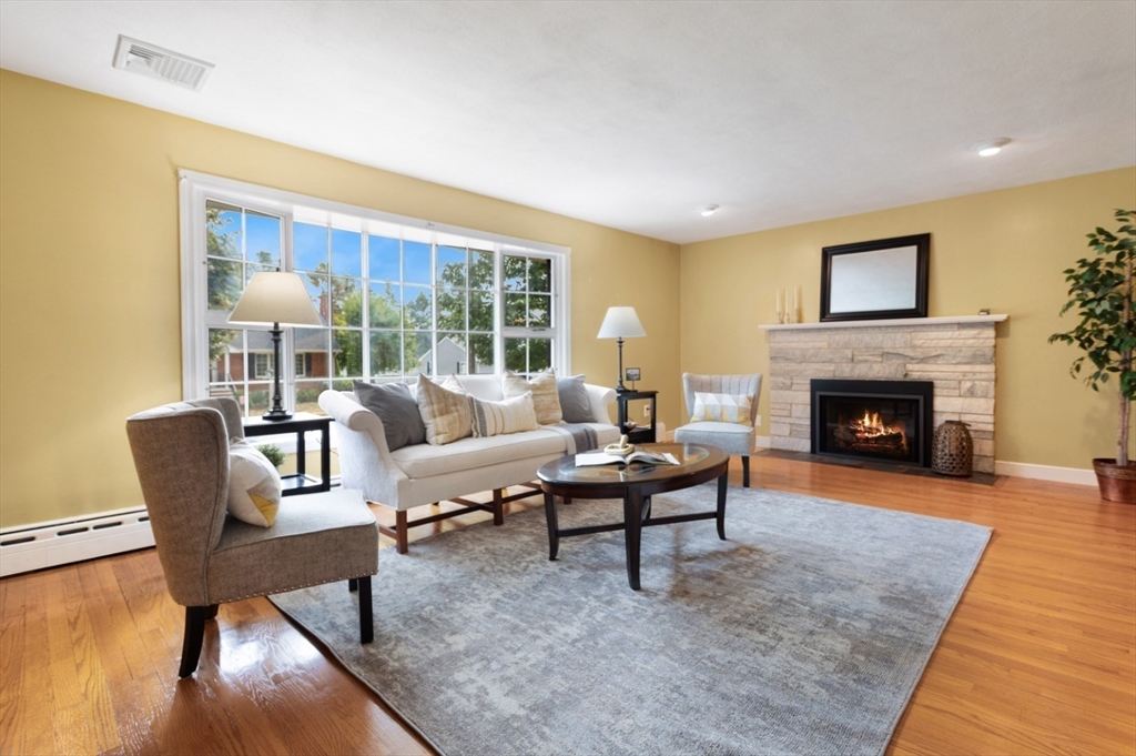 28 Cumberland Road Reading, MA 01867 - Photo 6 of 36 Gallery Image 6