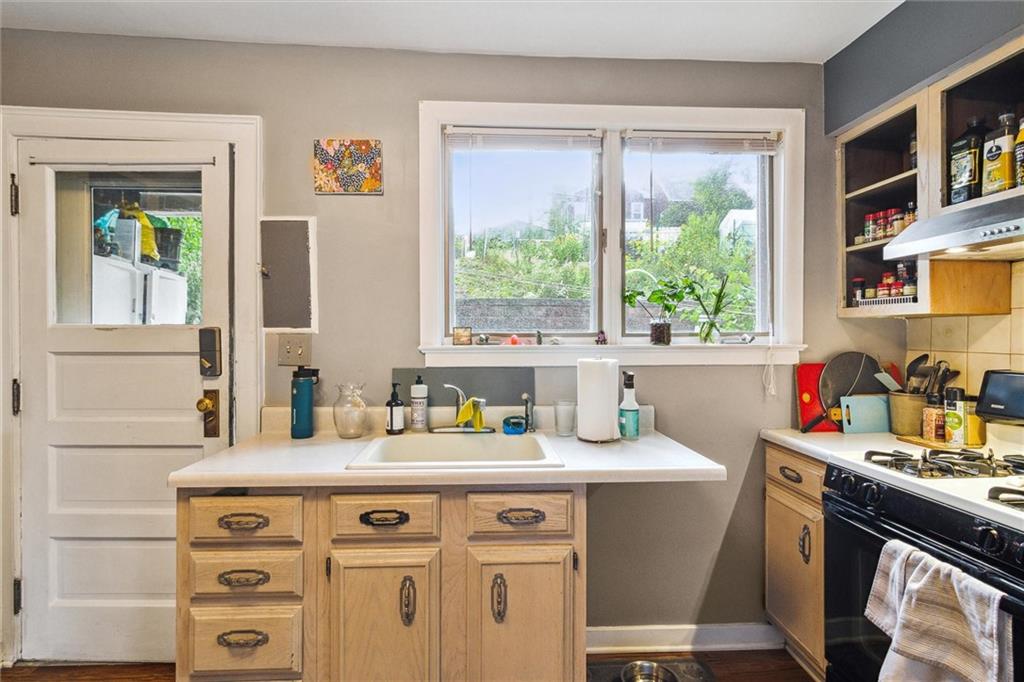 1934 Noblestown Road Pittsburgh, PA 15205 - Photo 13 of 24 Gallery Image 13