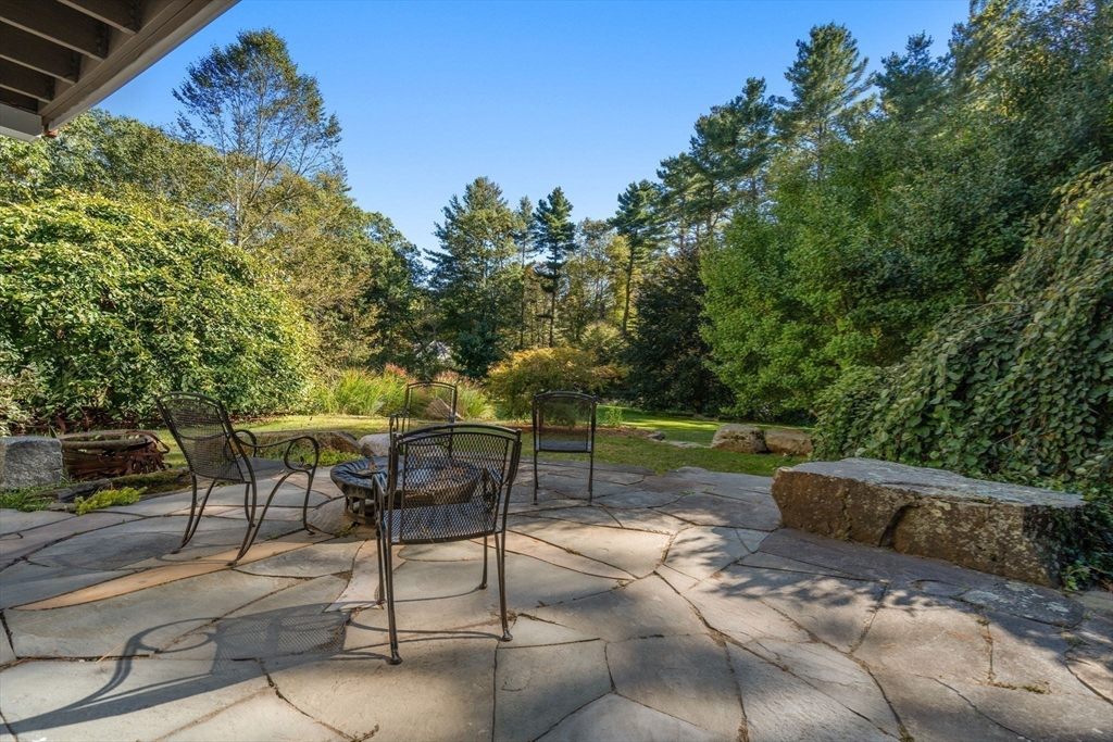 39 Westbrook Lane Westwood, MA 02090 - Photo 32 of 41