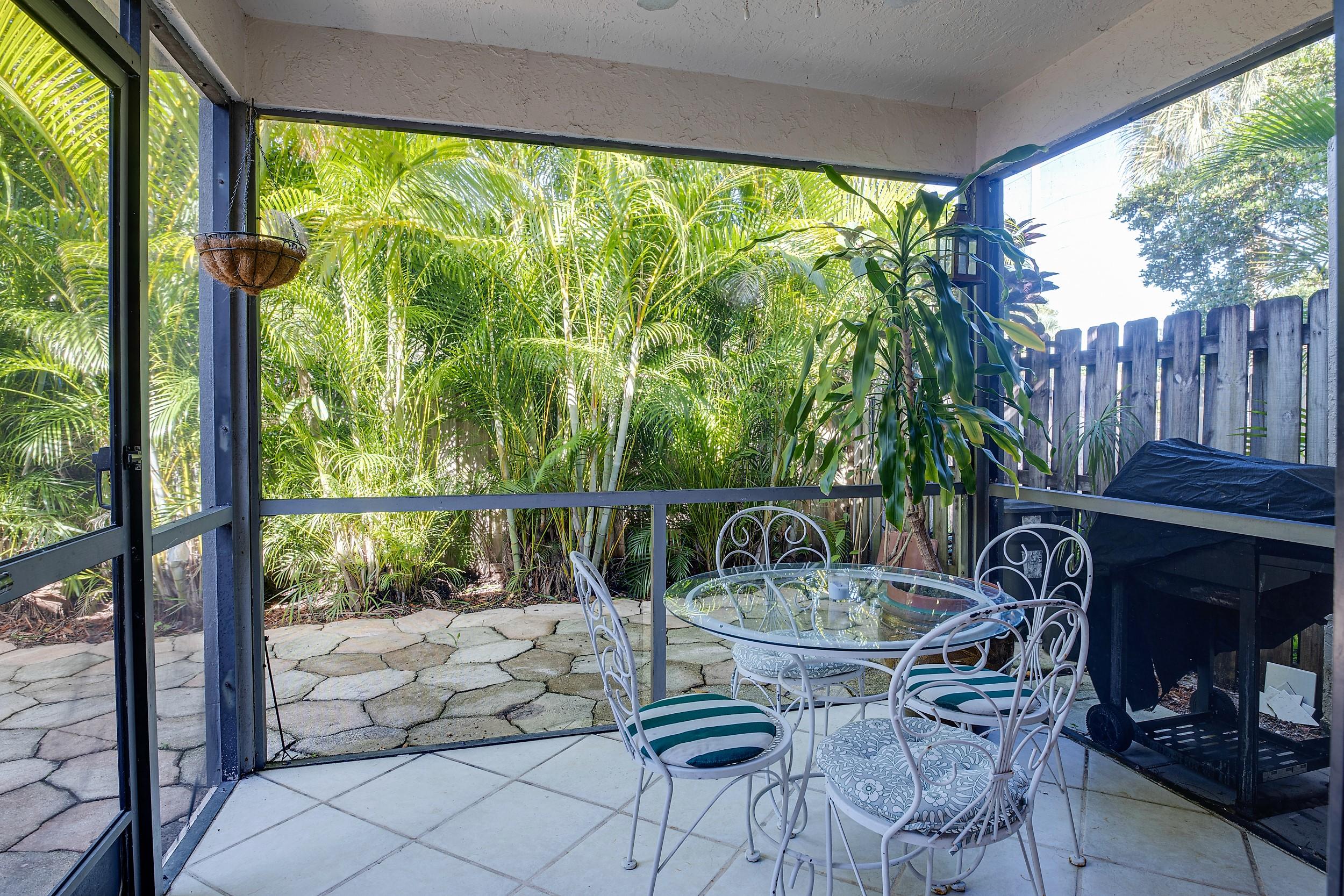 5529 Croydon Court Boca Raton, FL 33486 - Photo 24 of 30 Screen enclosure