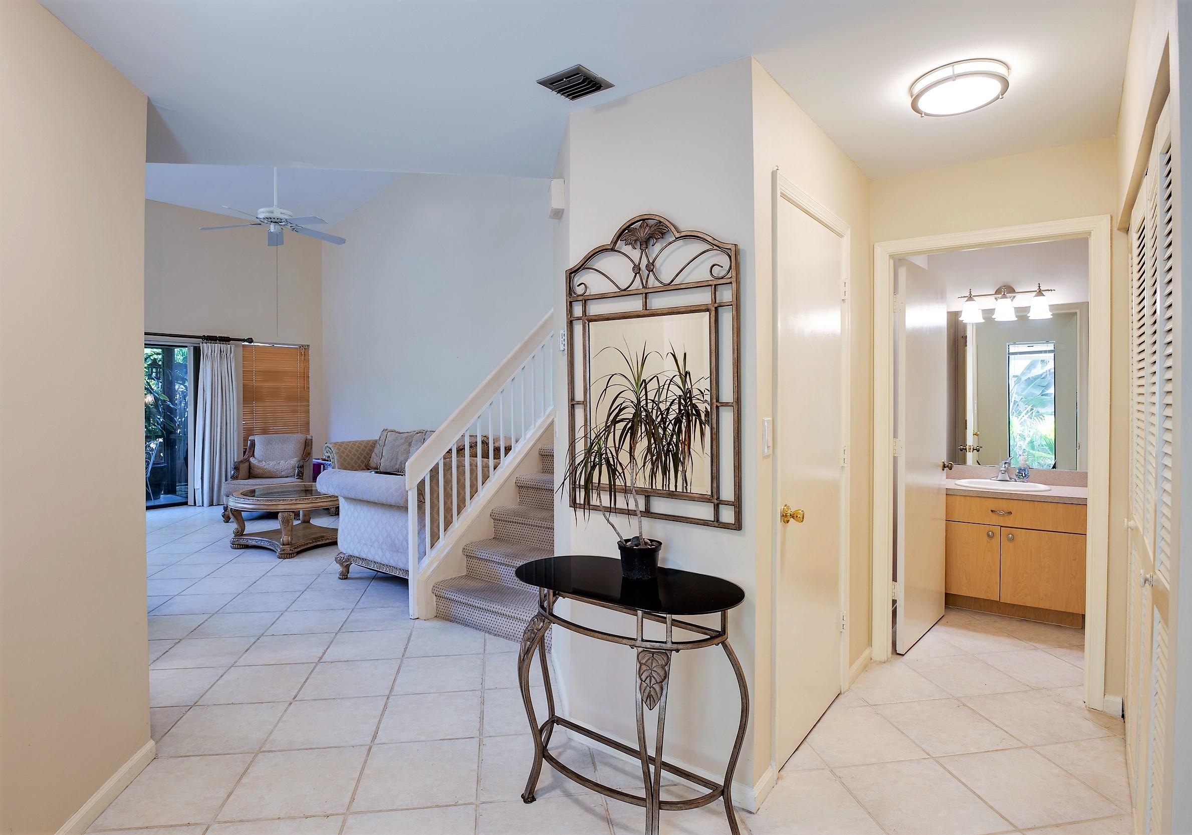 5529 Croydon Court Boca Raton, FL 33486 - Photo 6 of 30 Foyer
