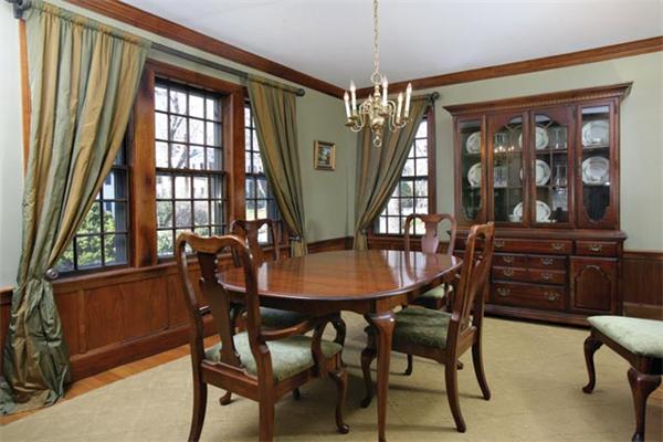 73 Arlington Road Brookline, MA 02467 - Photo 4 of 8