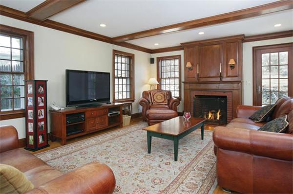 73 Arlington Road Brookline, MA 02467 - Photo 7 of 8