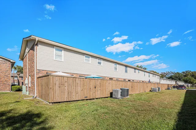 $265,000 | 415 Parkdale Drive, Unit 14D, Charleston, SC 29414