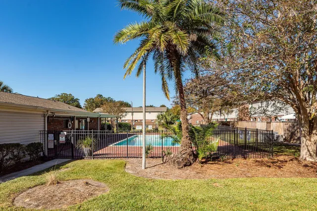 $265,000 | 415 Parkdale Drive, Unit 14D, Charleston, SC 29414