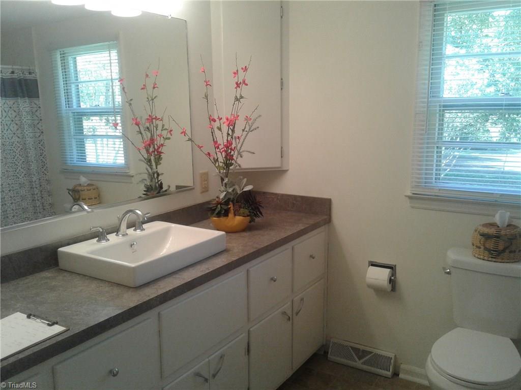 204 McKay Road Seagrove, NC 27341 - Photo 7 of 25 Gallery Image 7