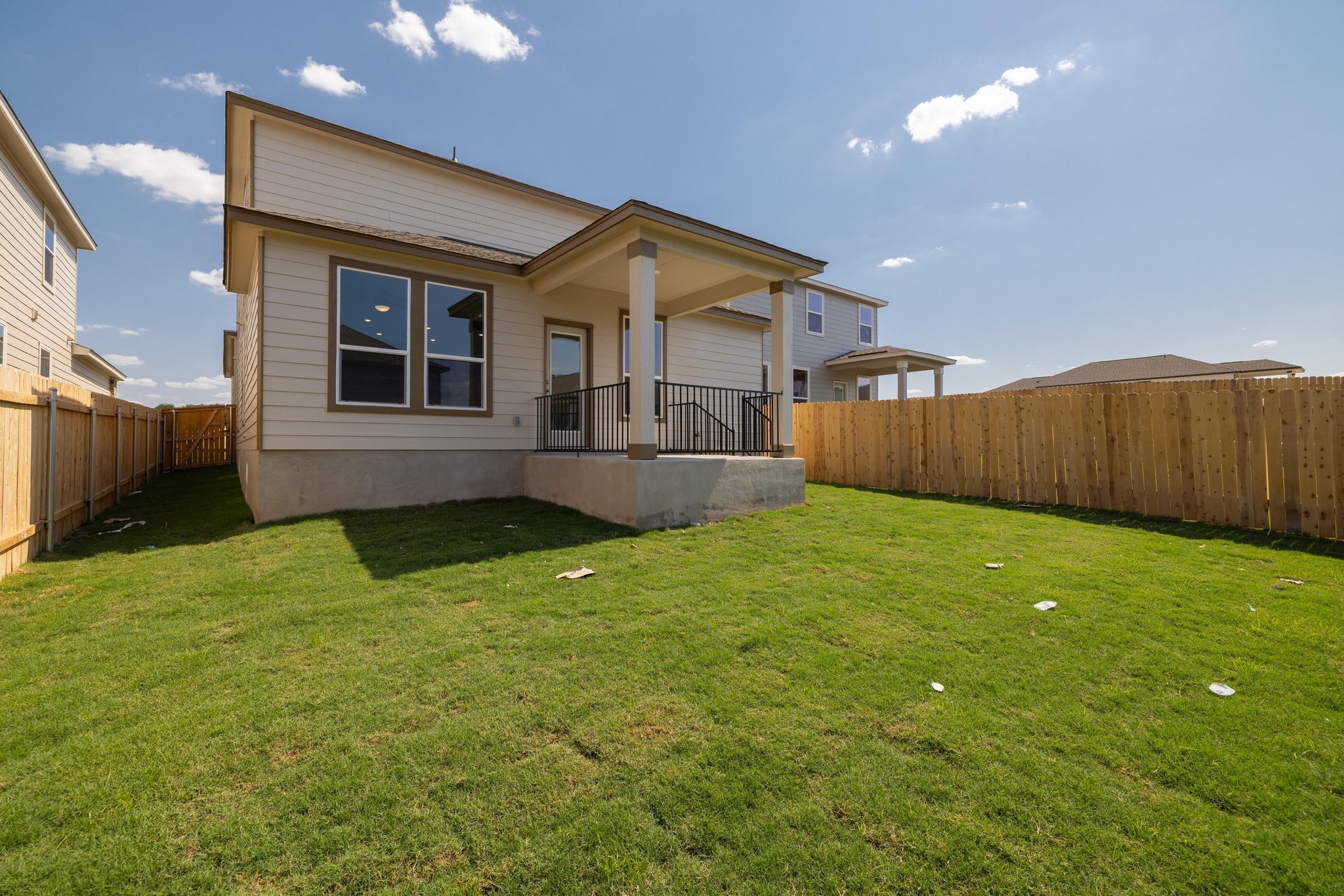 260 Feathers Street Jarrell, TX 76537 - Photo 31 of 34 a backyard of a house