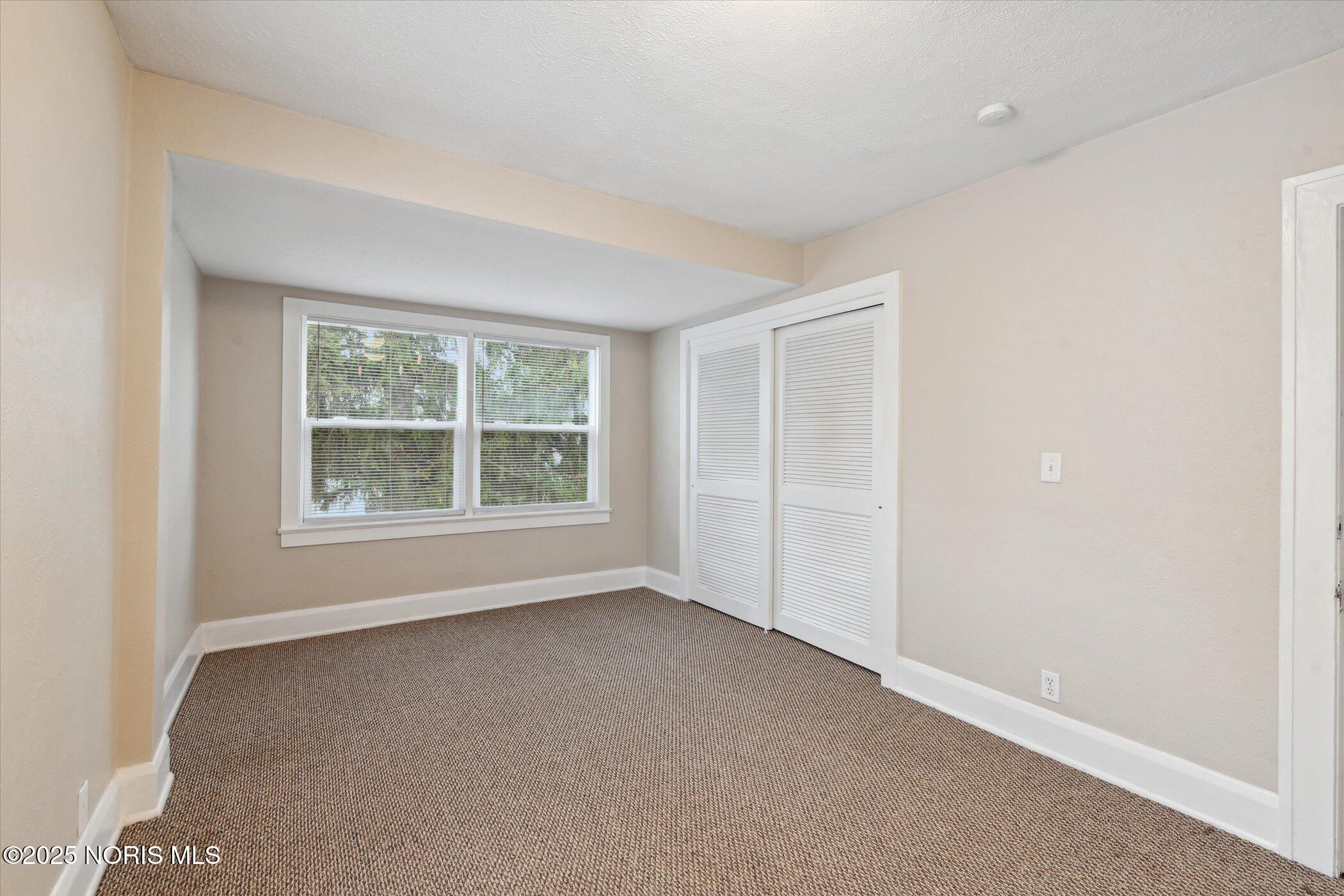 2051 Wyndhurst Road Toledo, OH 43607 - Photo 31 of 37 33-2051-Wyndhurst-Rd-Toledo-OH-43607-Win