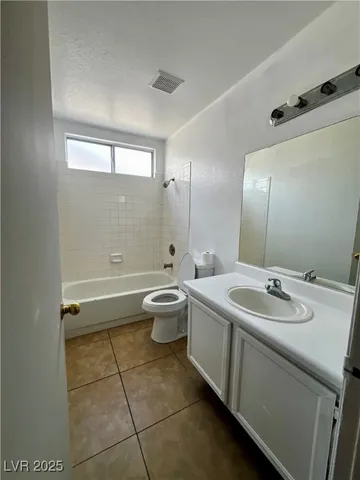 $1,950 | 3710 East Royal Fern Circle, Las Vegas, NV 89115