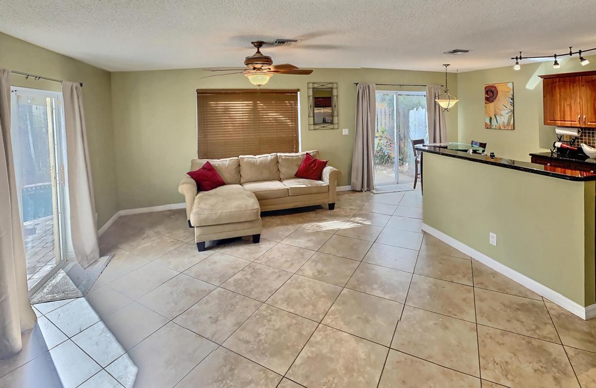 10198 Breezeway Place Boca Raton, FL 33428 - Photo 12 of 31 12
