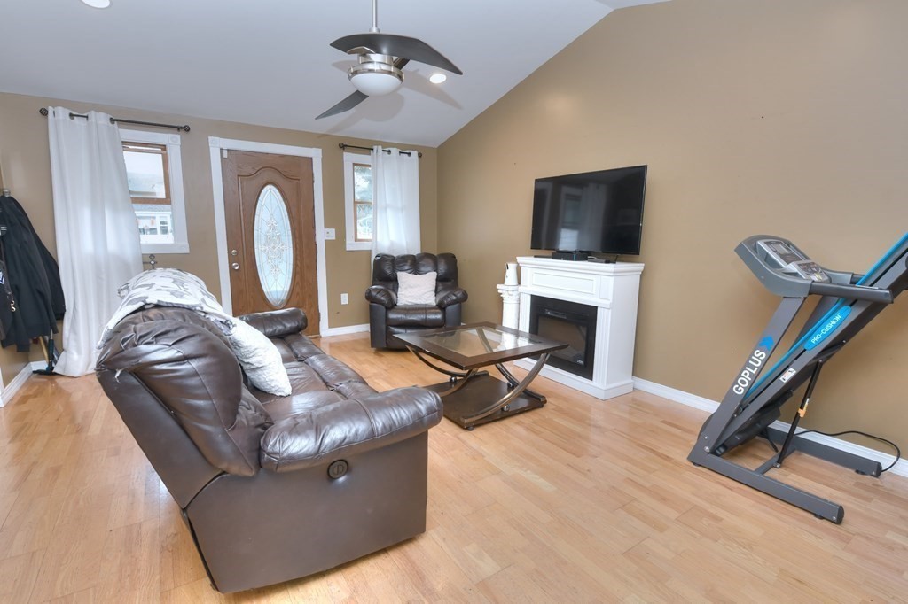 4 Anthony Road Tewksbury, MA 01876 - Photo 12 of 31 Gallery Image 12