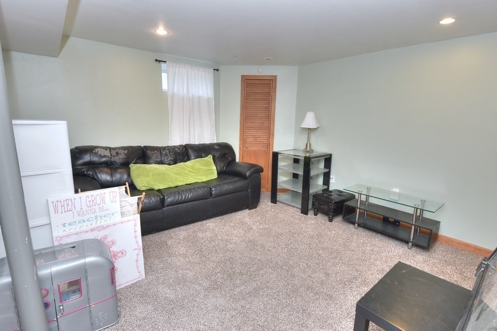 4 Anthony Road Tewksbury, MA 01876 - Photo 21 of 31 Gallery Image 21