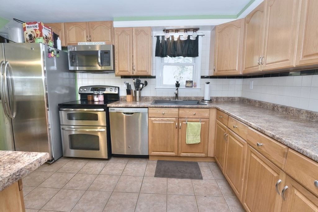 4 Anthony Road Tewksbury, MA 01876 - Photo 3 of 31 Gallery Image 3