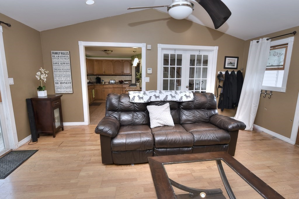 4 Anthony Road Tewksbury, MA 01876 - Photo 10 of 31 Gallery Image 10