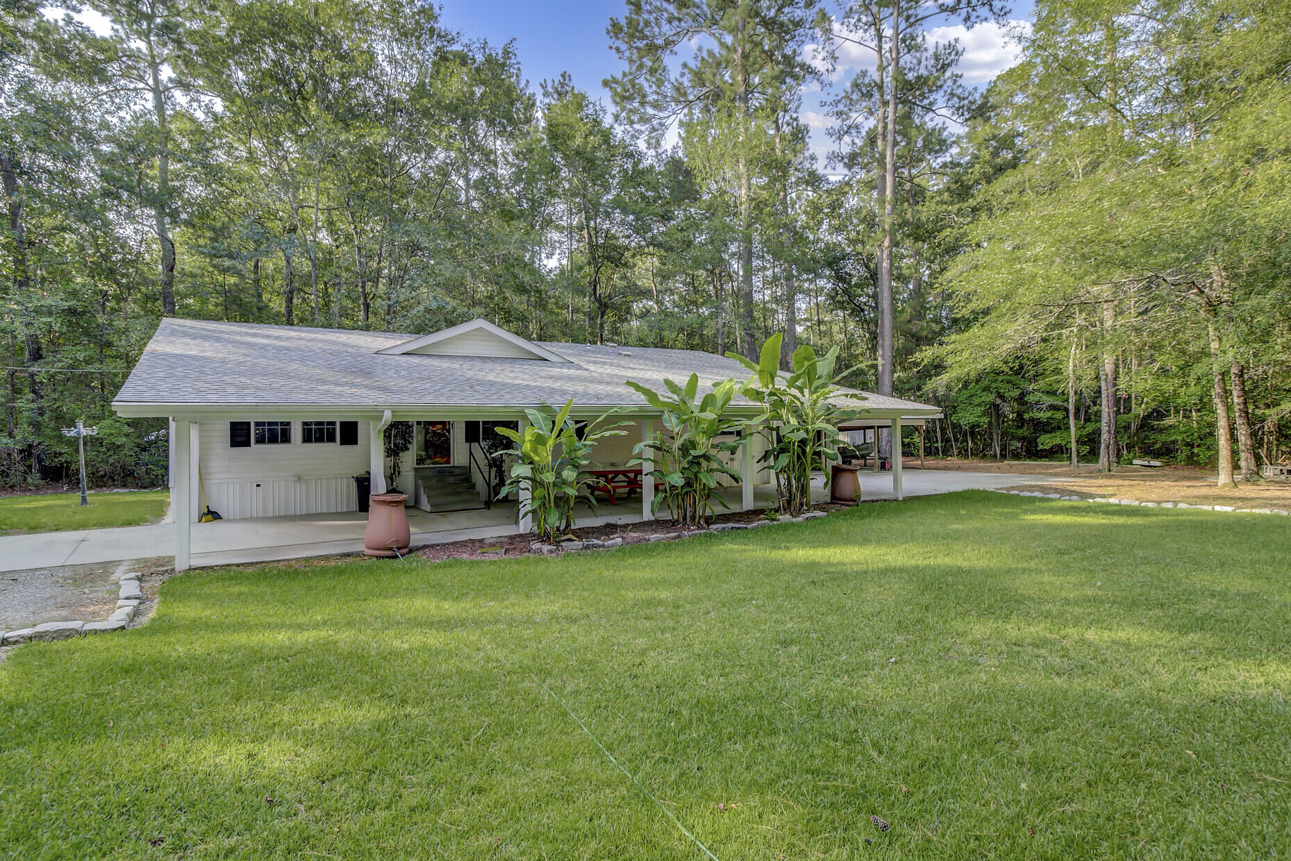 297 Sinclair Road Summerville, SC 29483 - Photo 3 of 42 03_3_mls