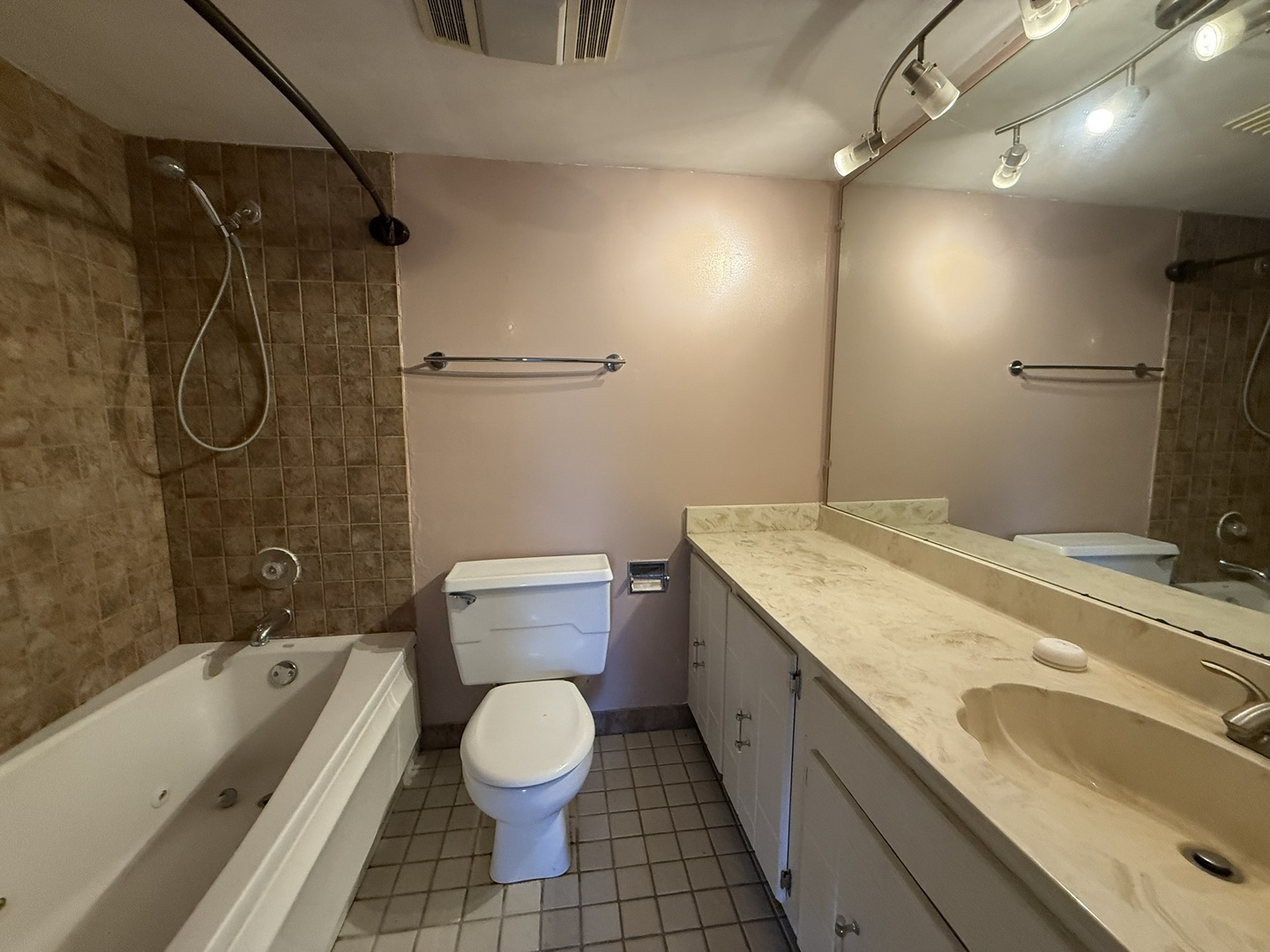 830 Elder Road, Unit 111 Homewood, IL 60430 - Photo 13 of 16 Gallery Image 13