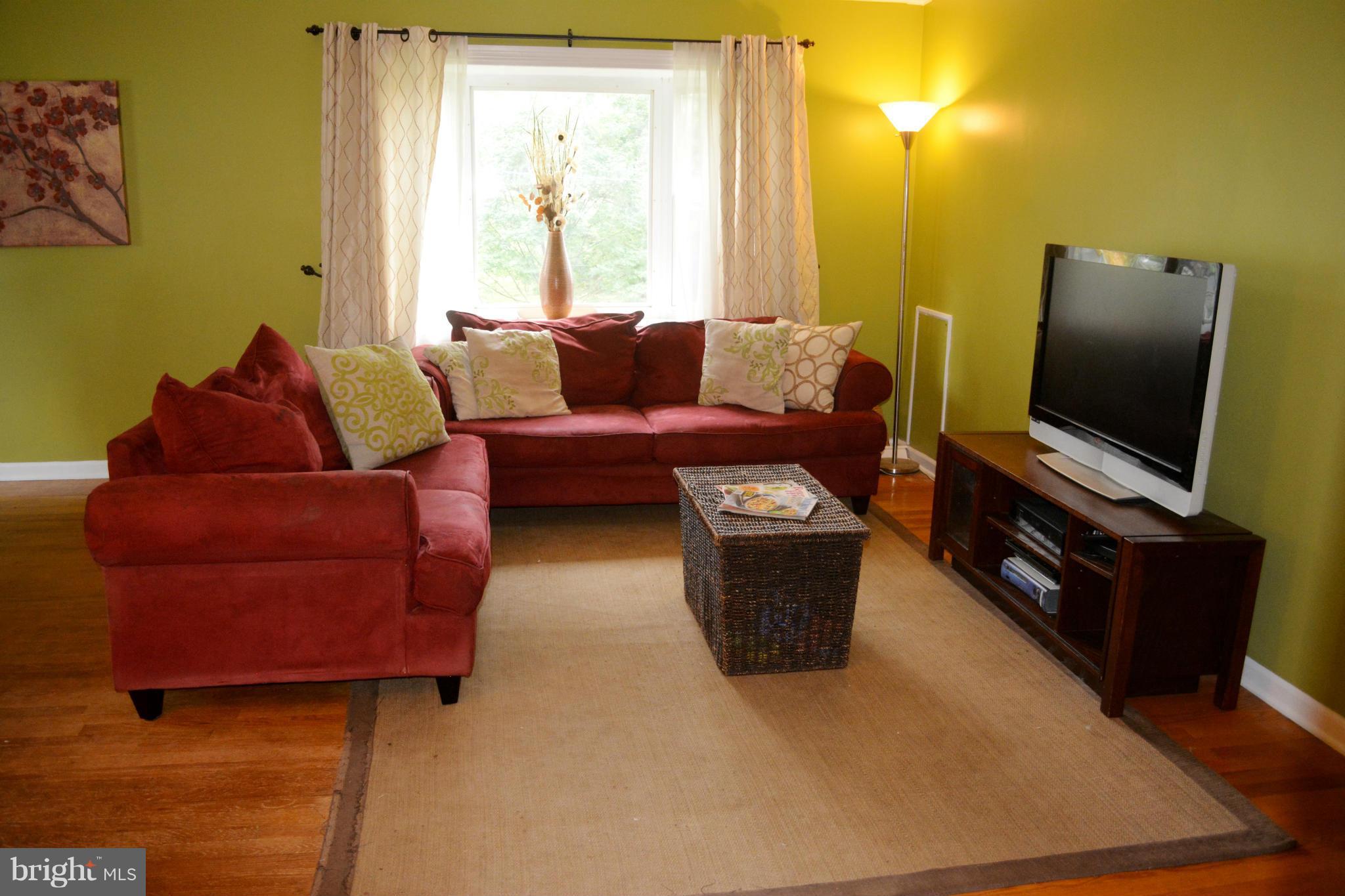 114 Walgrove Road Reisterstown, MD 21136 - Photo 11 of 30 Living Rm off Dining Rm, Bay Window