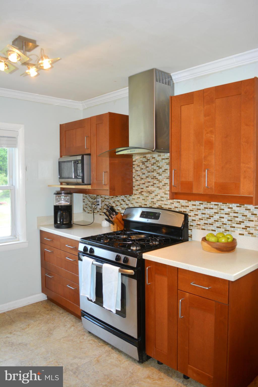 114 Walgrove Road Reisterstown, MD 21136 - Photo 4 of 30 Nicely Renovated Kitchen!!