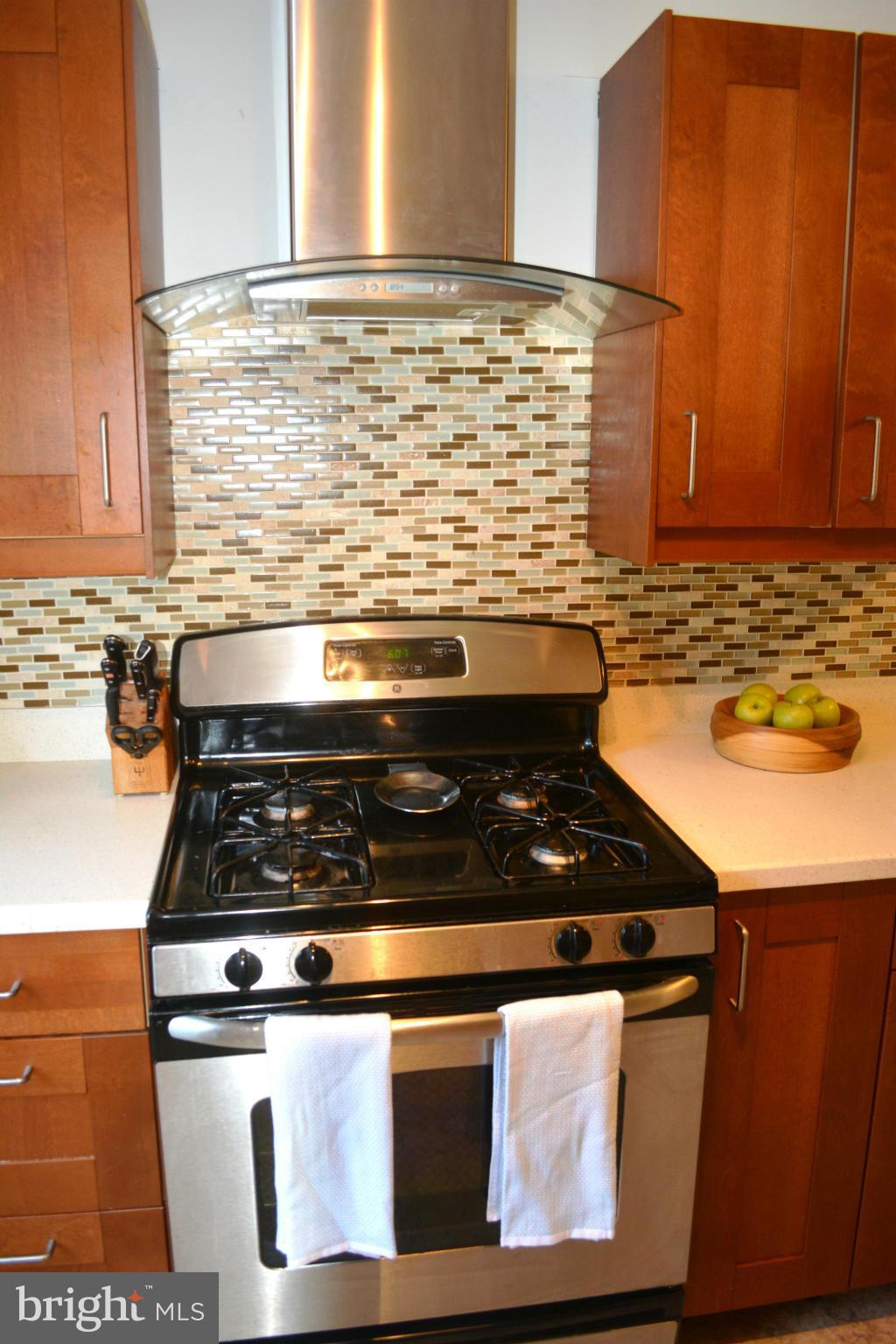 114 Walgrove Road Reisterstown, MD 21136 - Photo 5 of 30 New Stainless Steel Appliances