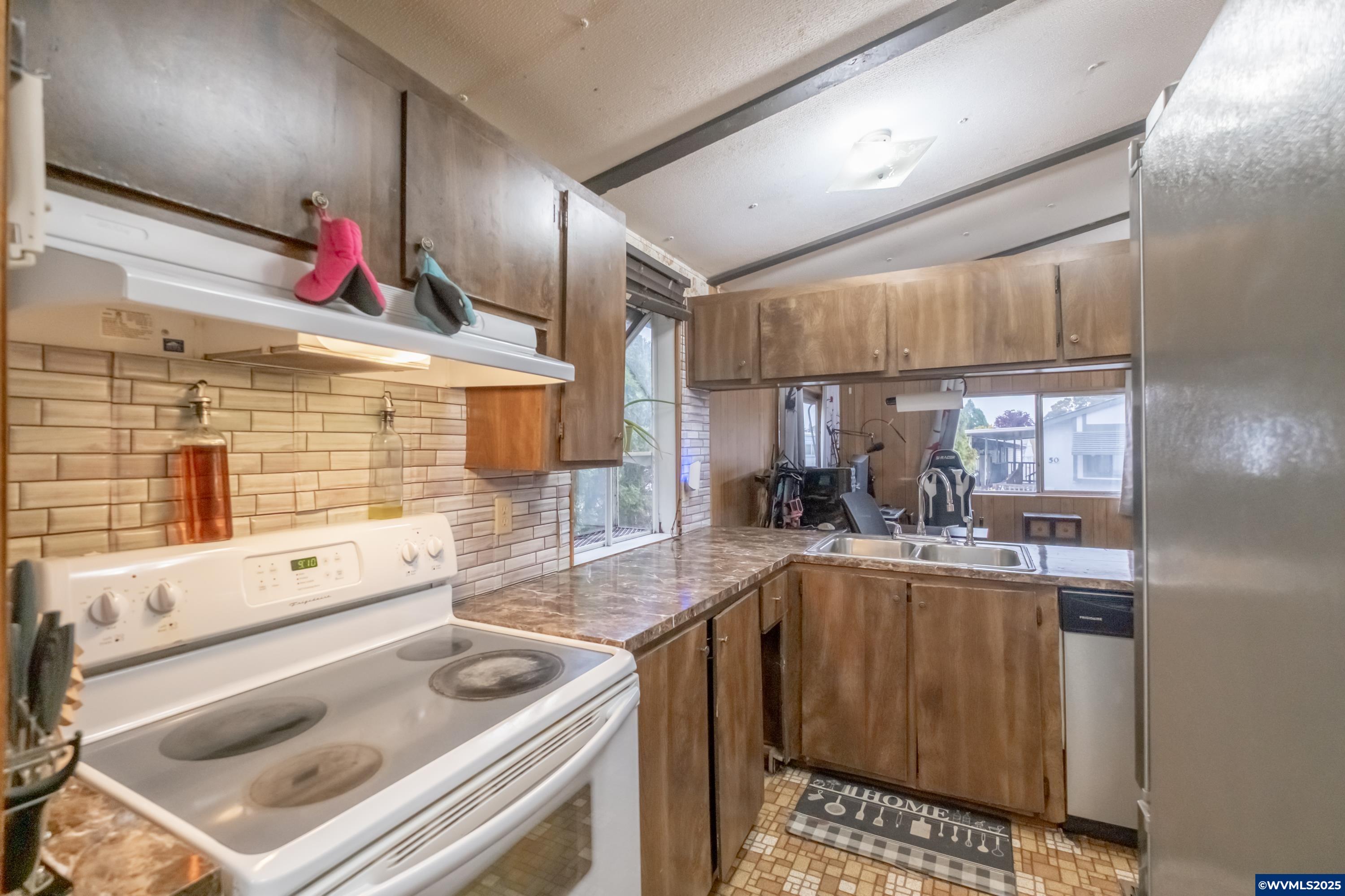 141 South 17th Street, Unit 44 Independence, OR 97351 - Photo 9 of 25