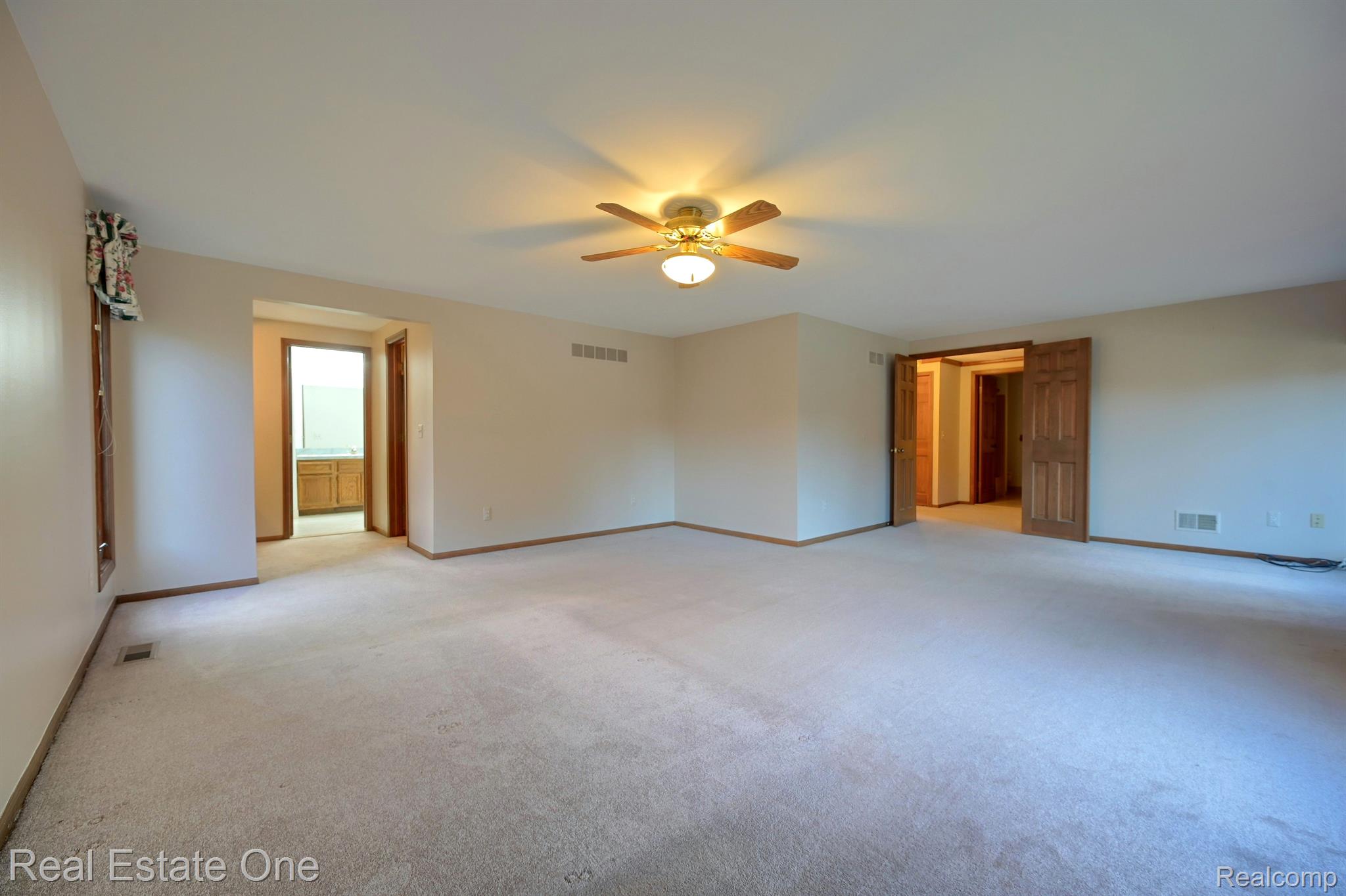 1249 Springwood Court Rochester, MI 48309 - Photo 26 of 52 Primary Bedroom w/Double Door Entry