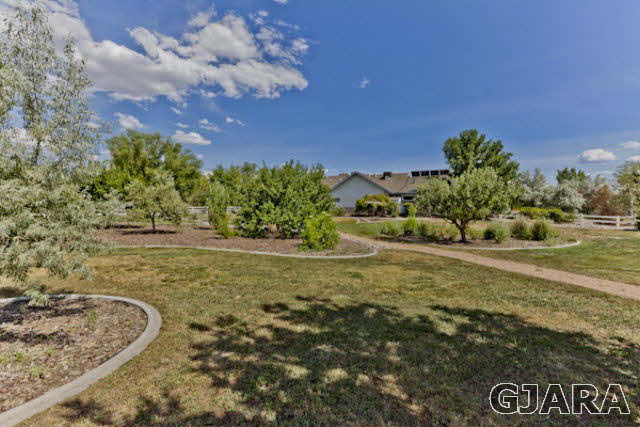 2334 Sundial Road Grand Junction, CO 81505 - Photo 31 of 31 a view of a yard