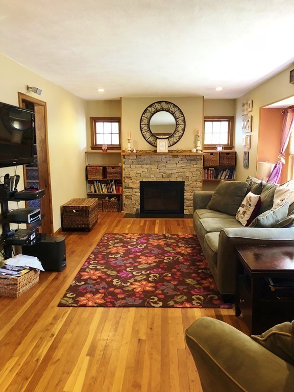19 Endicott Road Stoneham, MA 02180 - Photo 8 of 29 Gallery Image 8