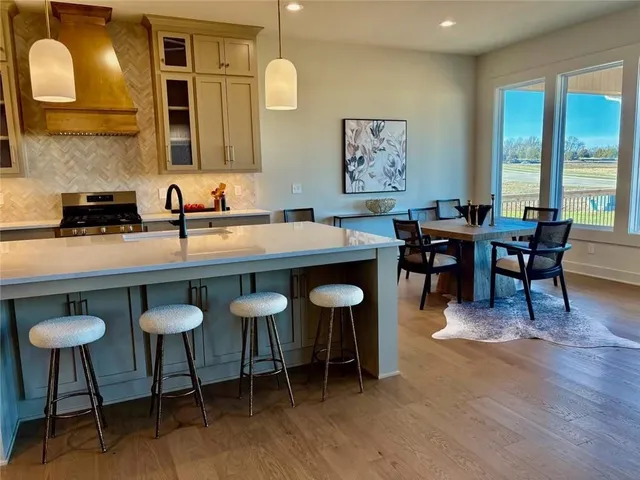 $827,235 | 6039 Apache Drive, Shawnee, KS 66226