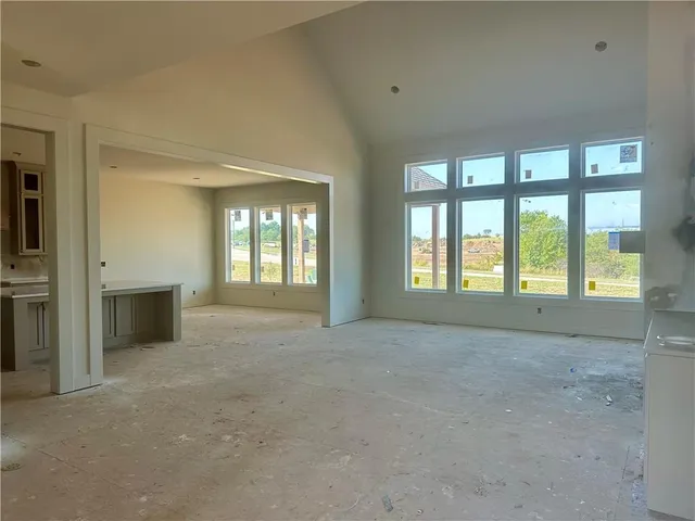 $827,235 | 6039 Apache Drive, Shawnee, KS 66226