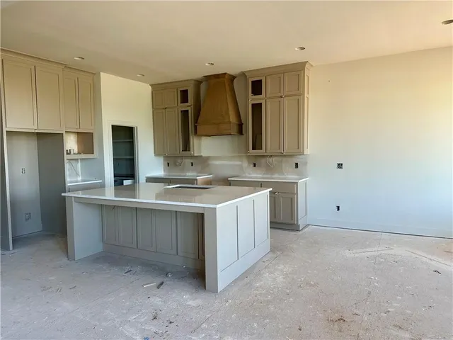 $827,235 | 6039 Apache Drive, Shawnee, KS 66226