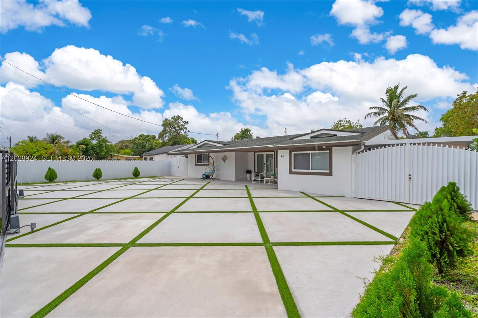 46 Northeast 164th Street Miami, FL 33162 - Photo 2 of 60