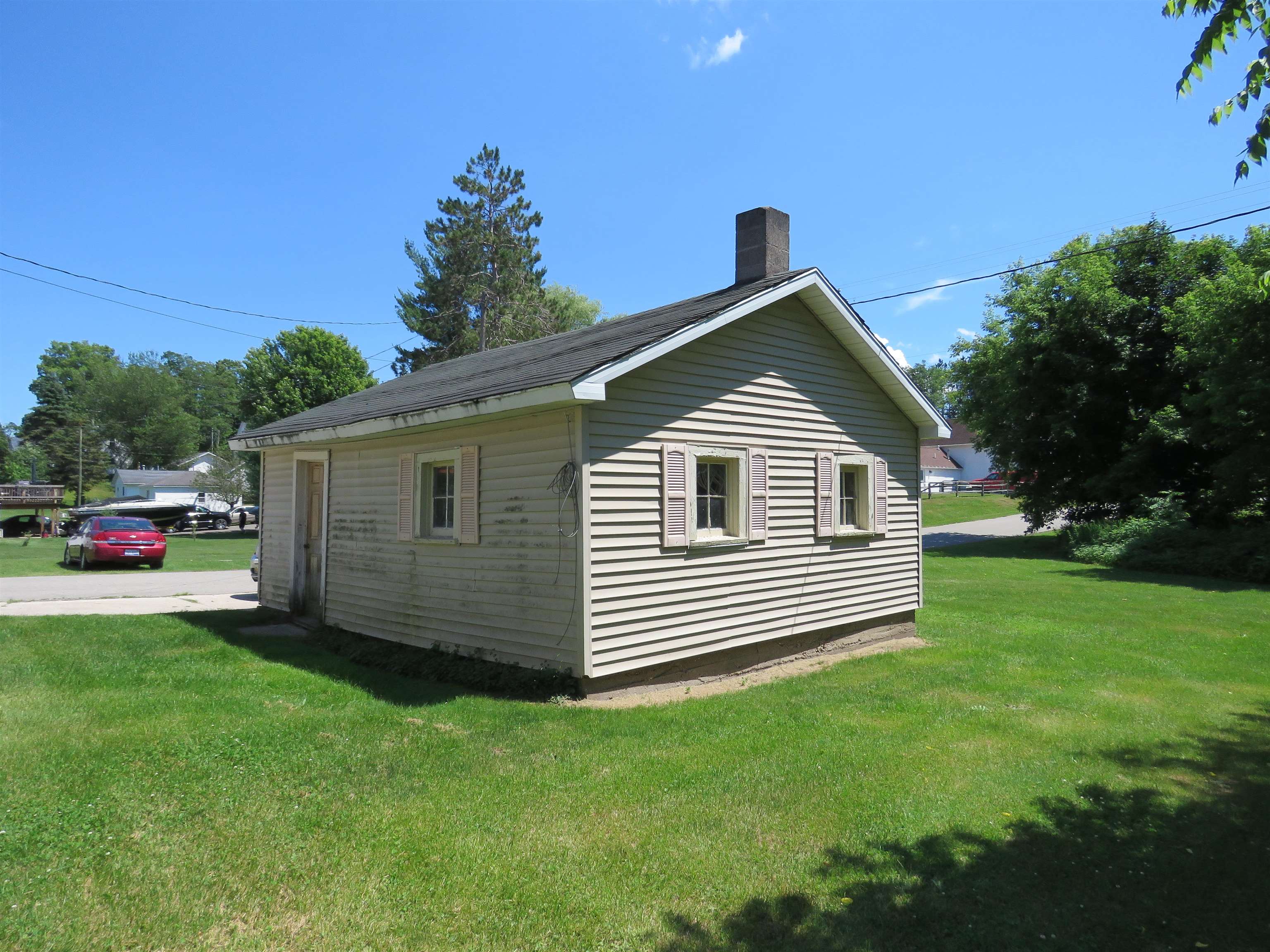 117 Church Street Tustin, MI 49688 - Photo 12 of 14 1947575-5d4ea60b-9a5a-49c8-bb63-6da45239792f.JPG