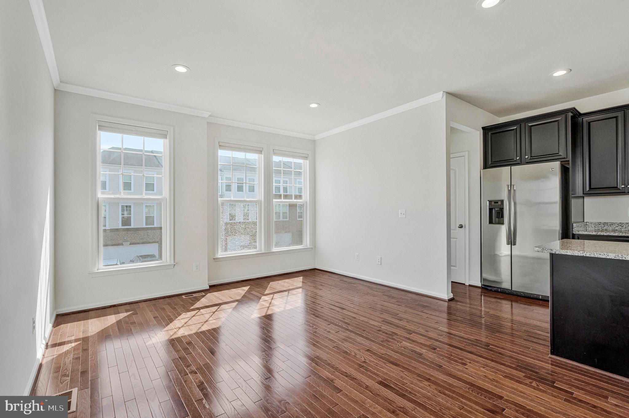 43322 Novi Terrace Ashburn, VA 20147 - Photo 6 of 20 Family Room