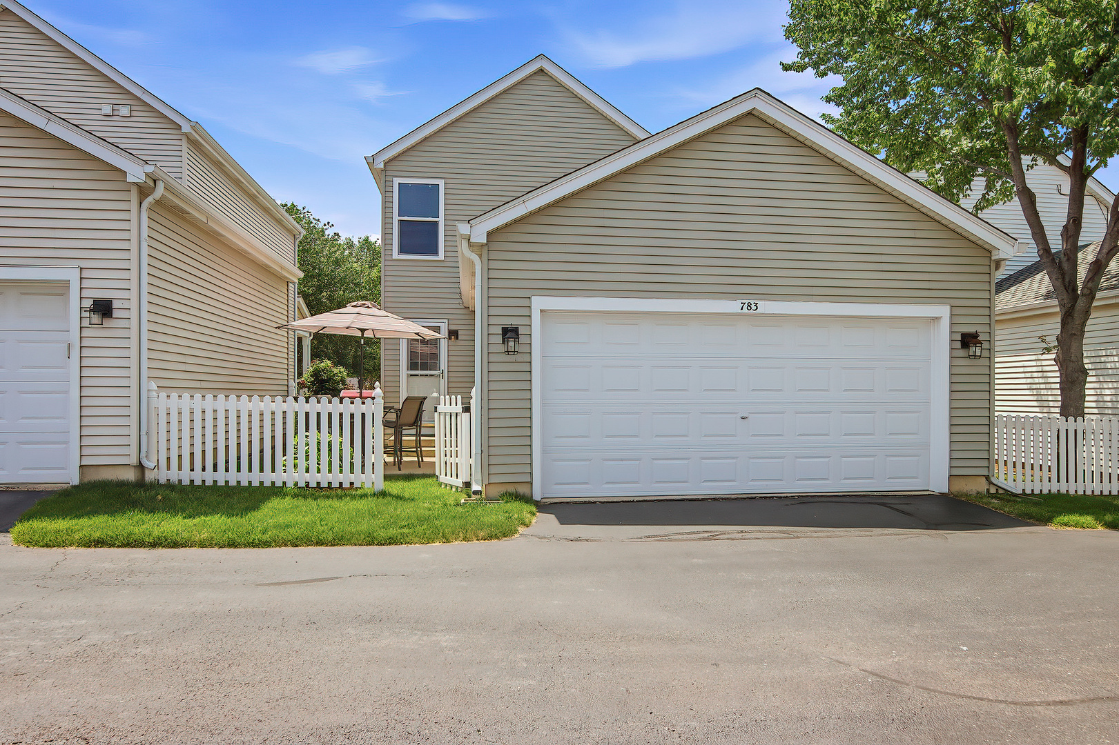 783 Manor Road Crystal Lake, IL 60014 - Photo 2 of 35