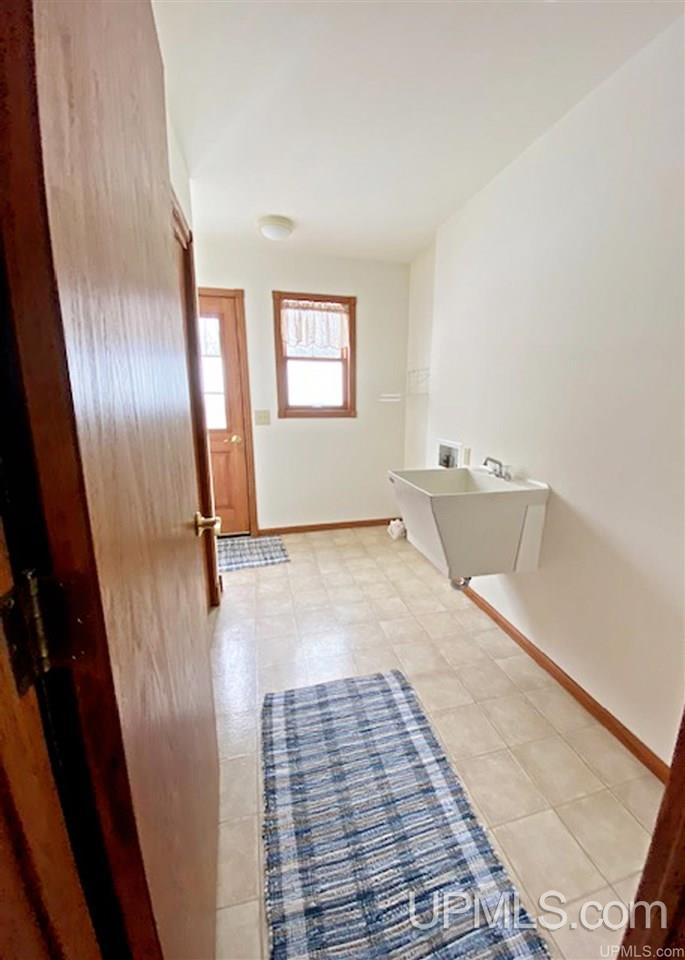 7738 Tipperary Road Gladstone, MI 49837 - Photo 32 of 46 Gallery Image 32