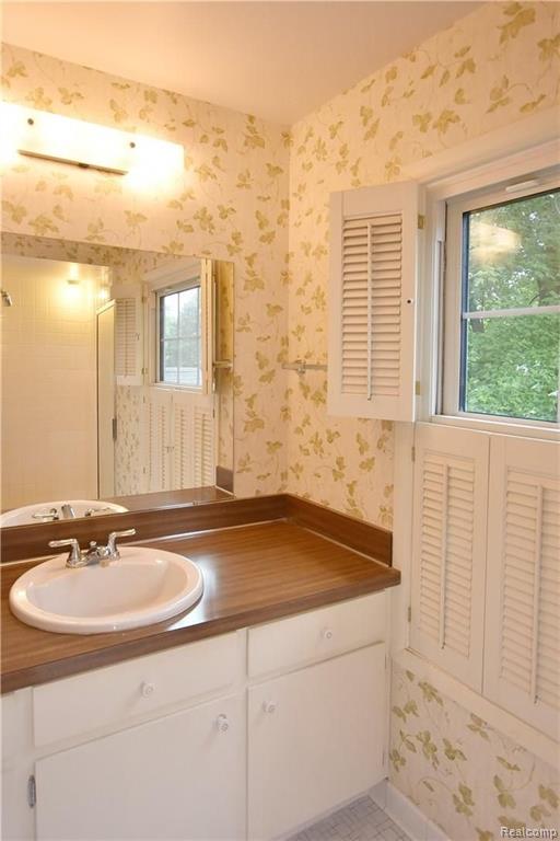 32635 Old Post Road Beverly Hills, MI 48025 - Photo 24 of 34