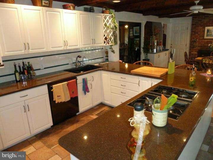 239 Cheltenham Road Newark, DE 19711 - Photo 20 of 21 Kitchen