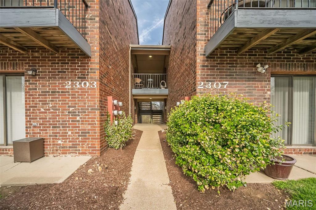 2303 Kratky Road, Unit B St. Louis, MO 63114 - Photo 2 of 22