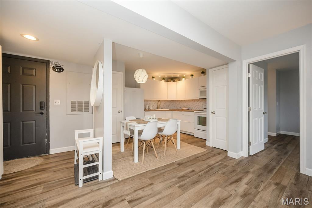 2303 Kratky Road, Unit B St. Louis, MO 63114 - Photo 4 of 22