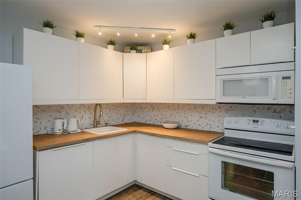 2303 Kratky Road, Unit B St. Louis, MO 63114 - Photo 6 of 22