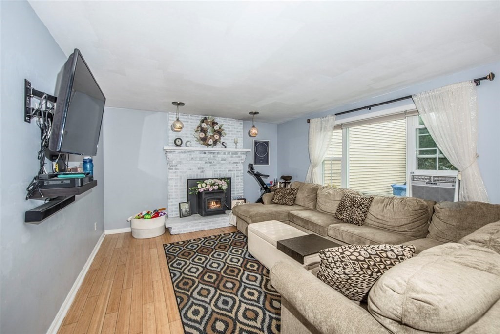 25 Cobb Road, Unit 25 Wrentham, MA 02093 - Photo 8 of 29 Gallery Image 8