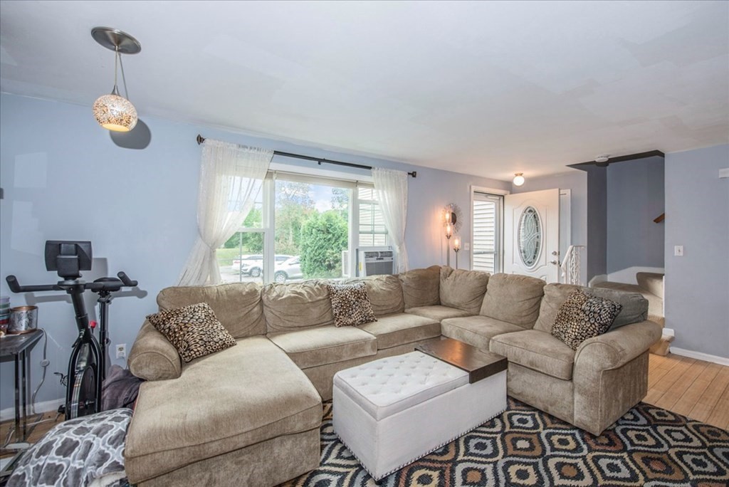 25 Cobb Road, Unit 25 Wrentham, MA 02093 - Photo 9 of 29 Gallery Image 9